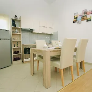 Apartments&room Babic Guest house Kastela